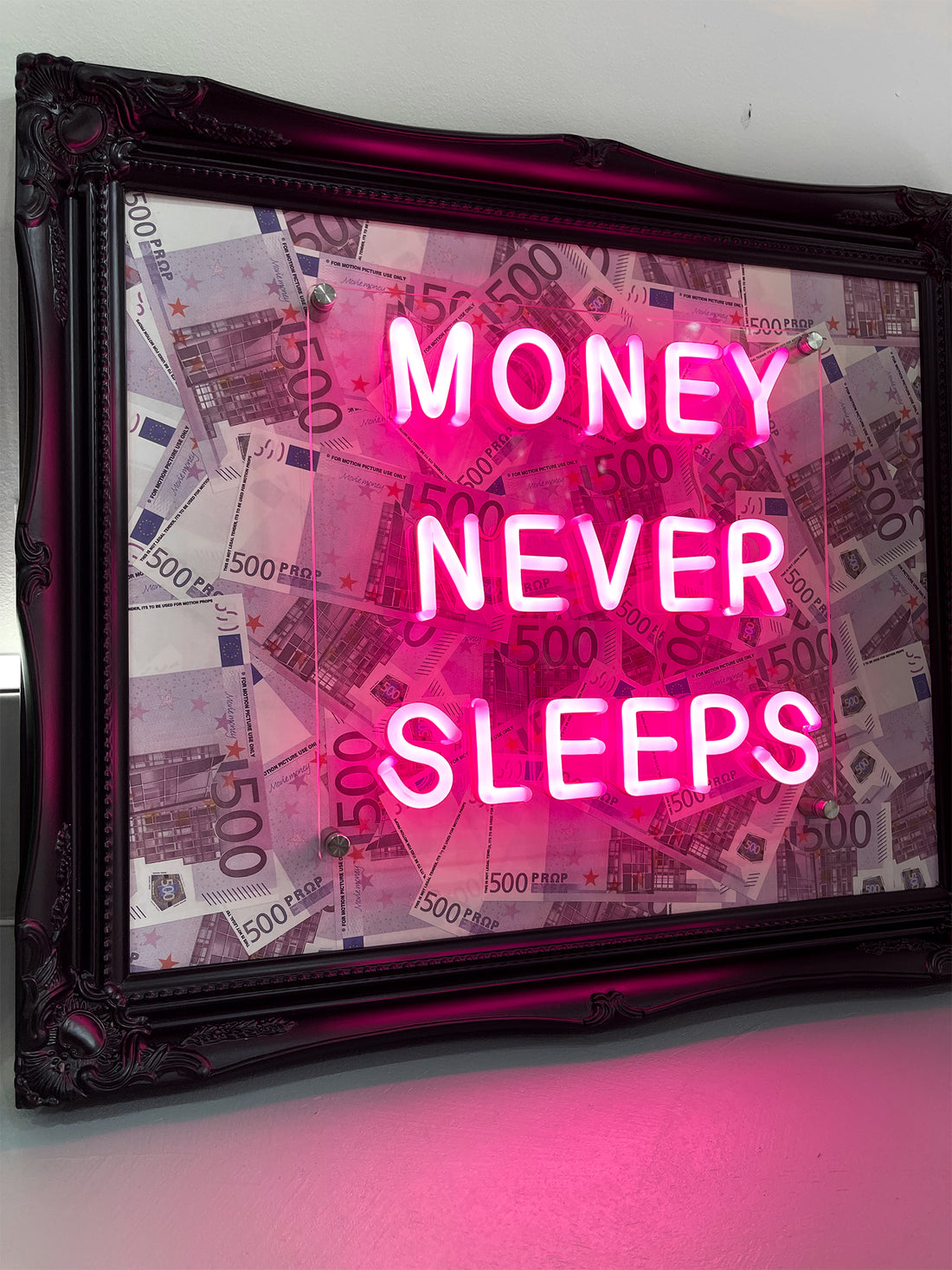 Money Never Sleeps V2 LED frame - EUR