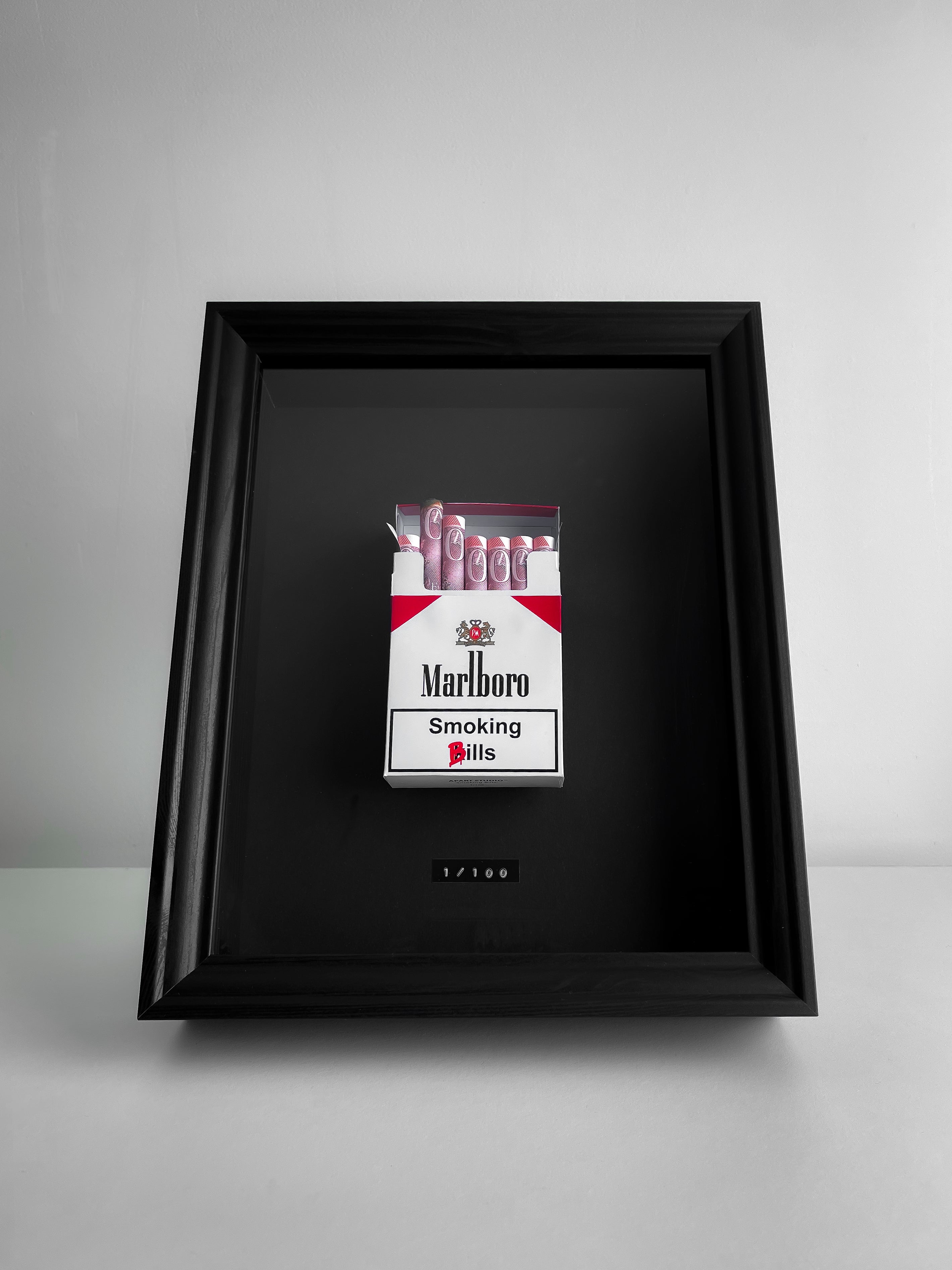 'Smoking Bills' Artwork - Apart studio